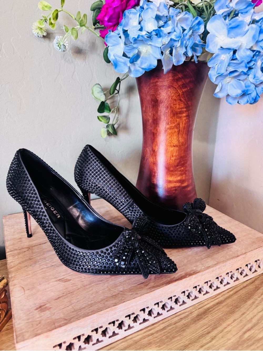 Kurt Geiger Crystal Embellished Heels Bow Detail Black Size 10 - Picture 3 of 6